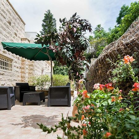 Casa De Aharon Apartments Хайфа Екстер'єр фото