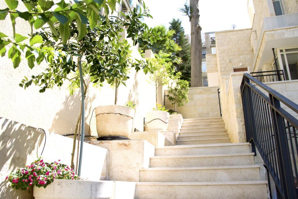 Casa De Aharon Apartments Хайфа Екстер'єр фото