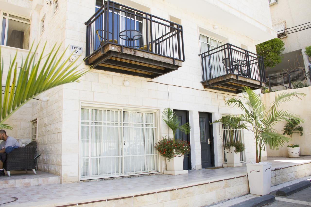 Casa De Aharon Apartments Хайфа Екстер'єр фото