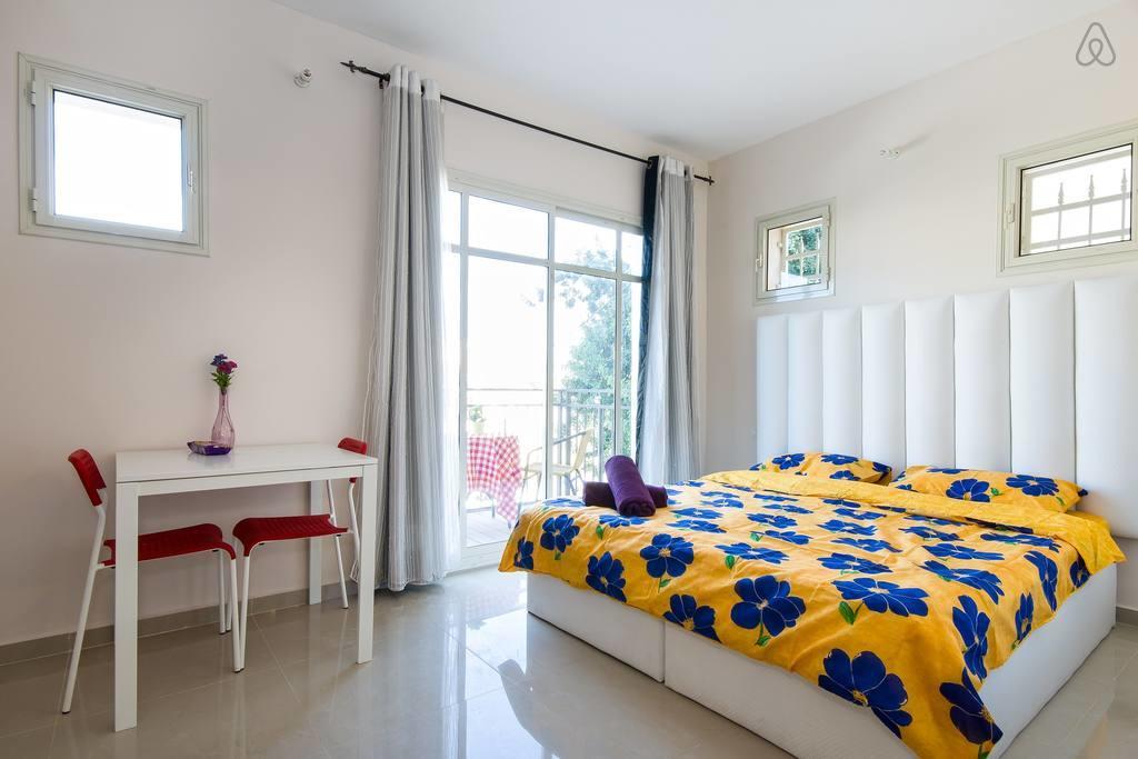 Casa De Aharon Apartments Хайфа Екстер'єр фото