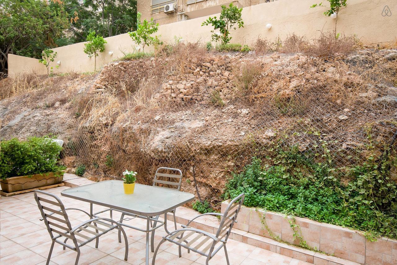 Casa De Aharon Apartments Хайфа Екстер'єр фото