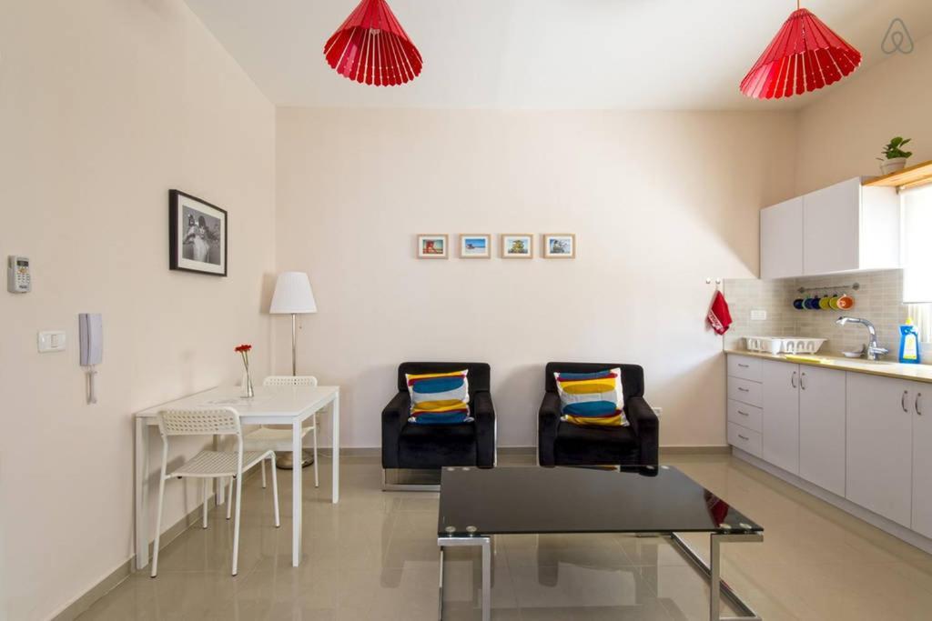 Casa De Aharon Apartments Хайфа Екстер'єр фото