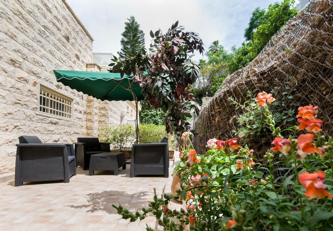 Casa De Aharon Apartments Хайфа Екстер'єр фото